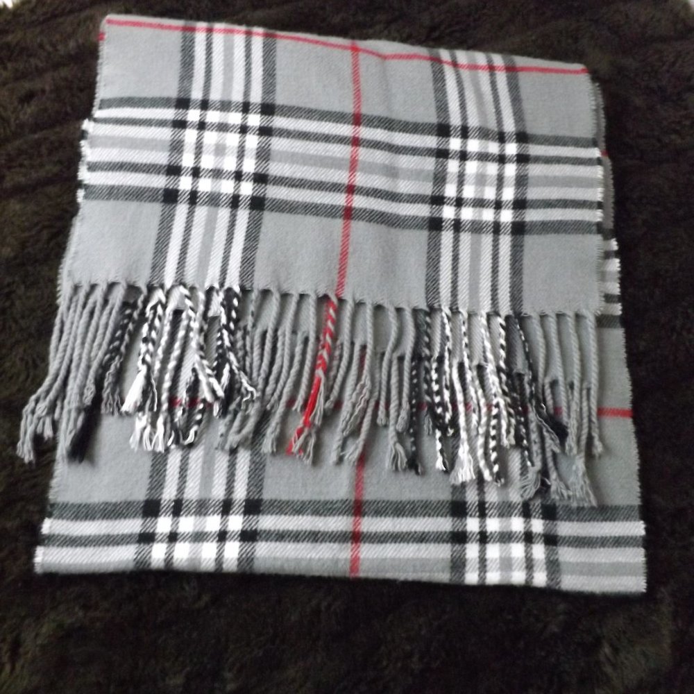 Soft Plaid Scarf - Picture 6 of 7